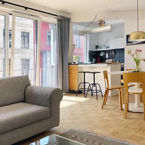 Apartment Trendy & Sunny In 
